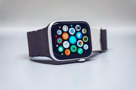 Apple Watch Series 10 — eSwappa Store